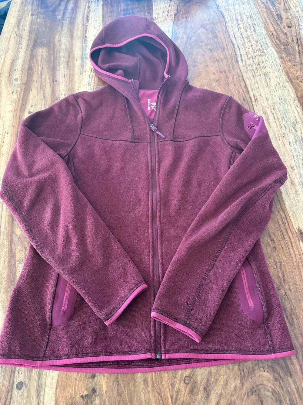 Arc'Teryx Covert Hoody Women's Trim Fit Full-Zip Fleece Jacket Burgundy large